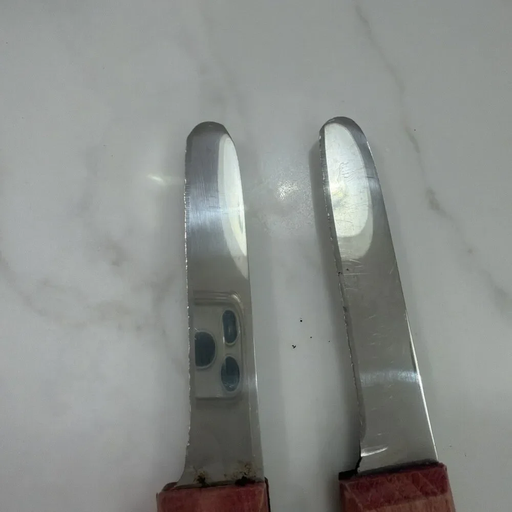 4 Vintage Knives 2 Oyster Clam Shuckers 2 Serrated Fish Knives 1 Ginsu